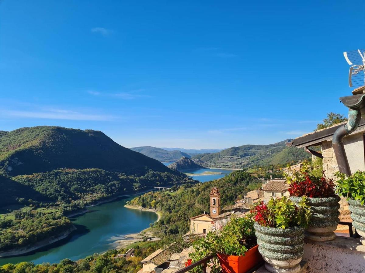 La Casa Sul Fiordo Lago Del Turano Paganico Sabino Zewnętrze zdjęcie