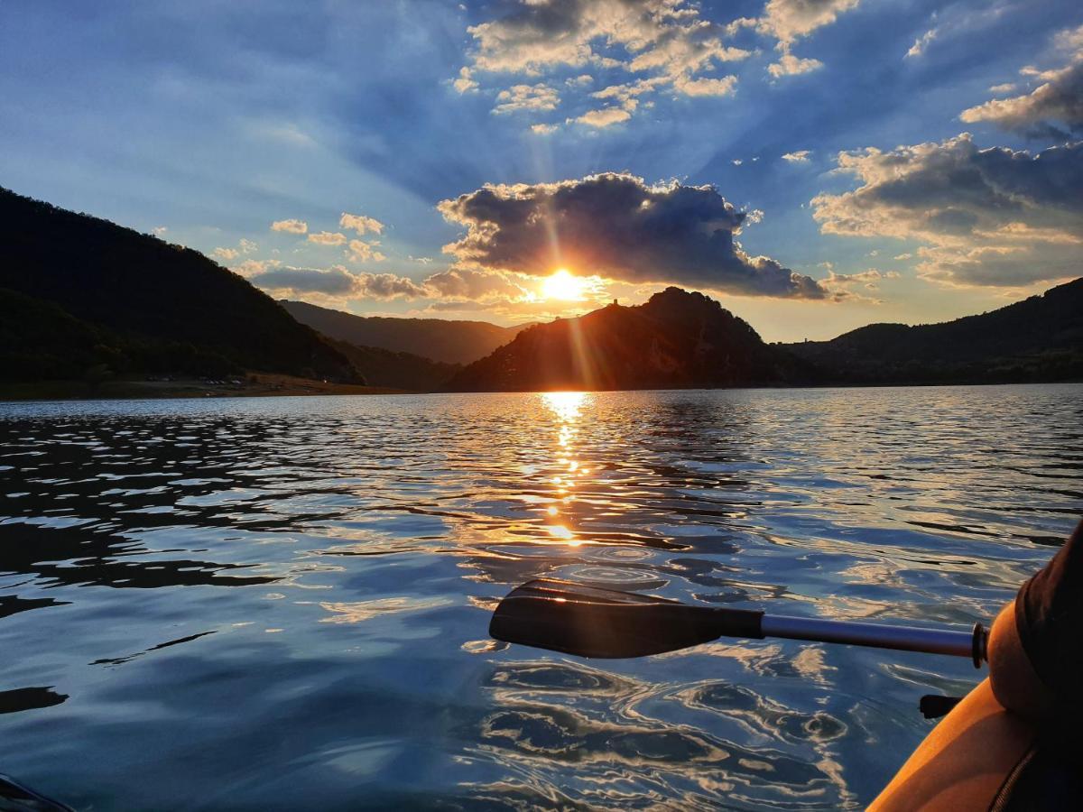 La Casa Sul Fiordo Lago Del Turano Paganico Sabino Zewnętrze zdjęcie